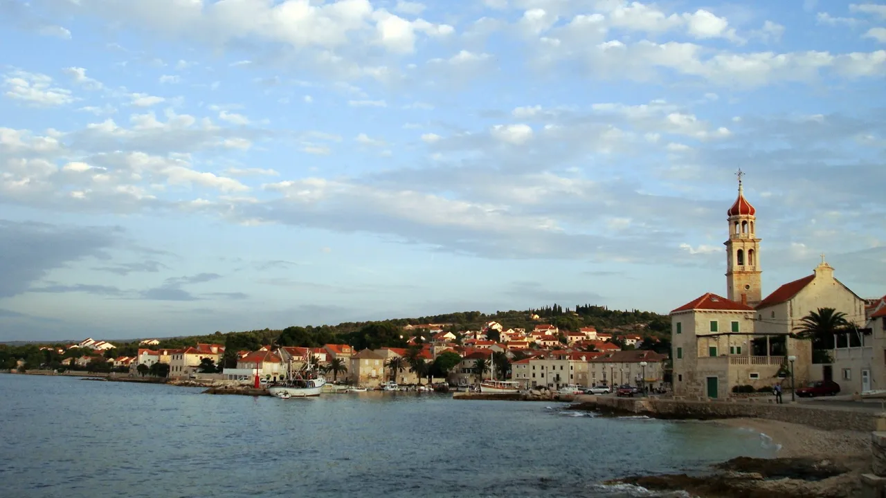 Sutivan with its church by the sea